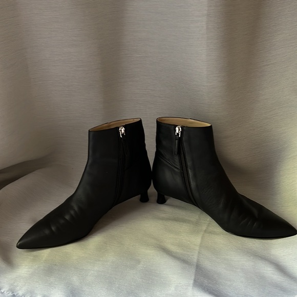 Everlane Black Kitten Heel Pointed Toe Italian Leather Boots - Picture 2 of 5